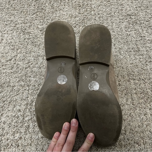 BOOTS - Picture 4 of 5